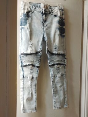Light Wash Distressed Moto Skinny Jeans - Women